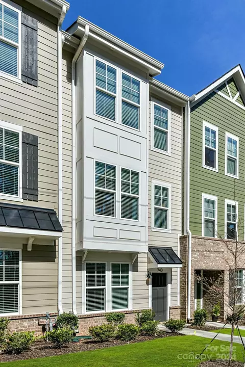 743 Beaty 18 St #18, Davidson, NC 28036