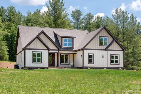 158 Trellem Trl, Hendersonville, NC 28739