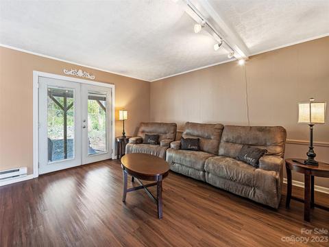 185 Forest Dr, Clyde, NC 28721 photo 9