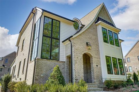 9413 Heydon Hall 4 Cir #4, Charlotte, NC 28210