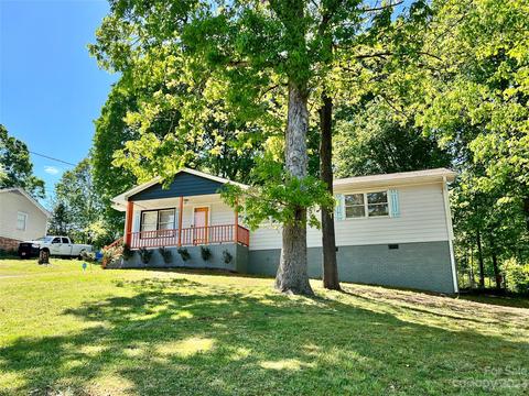 4601 Longbriar Dr, Gastonia, NC 28056