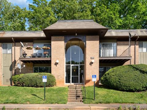 225 Orchard Trace Ln #8, Charlotte, NC 28213
