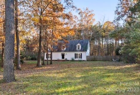 5269 Waterlynn Dr, Clover, SC 29710