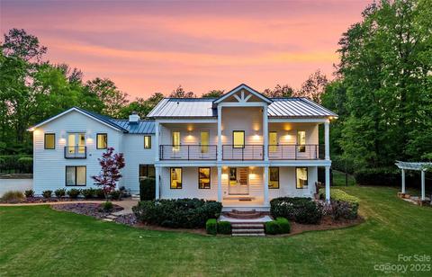 630 Brackenbury Ln, Charlotte, NC 28270