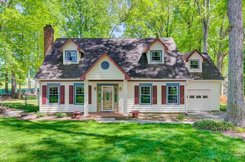 5301 Sterling Forest Dr, Clemmons, NC 27012