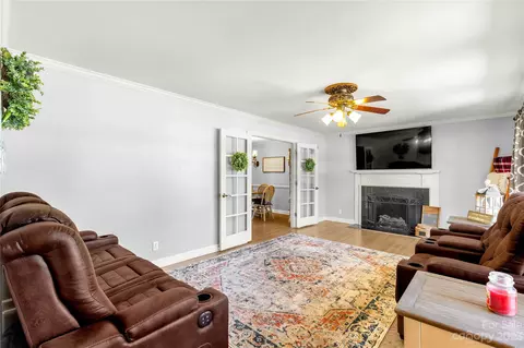 506 E Hilton St, Kershaw, SC 29067