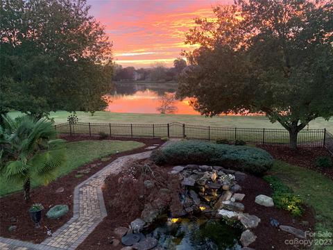 142 Lake Point Dr, Fort Mill, SC 29708
