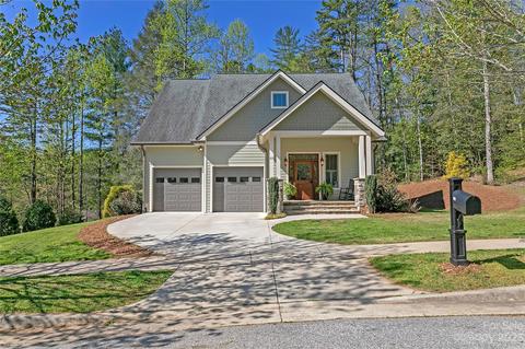 155 Cadence Cir, Brevard, NC 28712