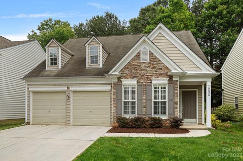 18828 Victoria Bay Dr, Cornelius, NC 28031
