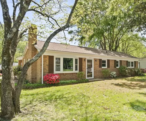2515 3rd Nw Ave NW, Hickory, NC 28601 photo 2