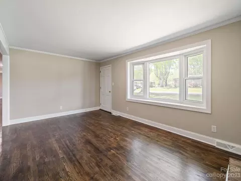 2515 3rd Nw Ave NW, Hickory, NC 28601 photo 9