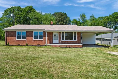 365 E Doc Garris Rd #1, Lancaster, SC 29720