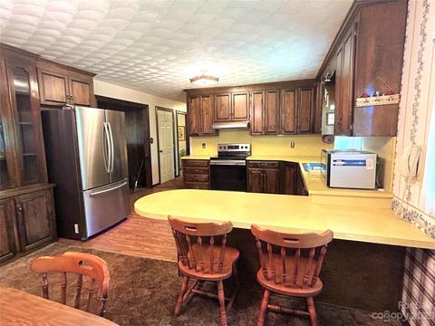 600 10th Sw St SW, Conover, NC 28613 photo 3