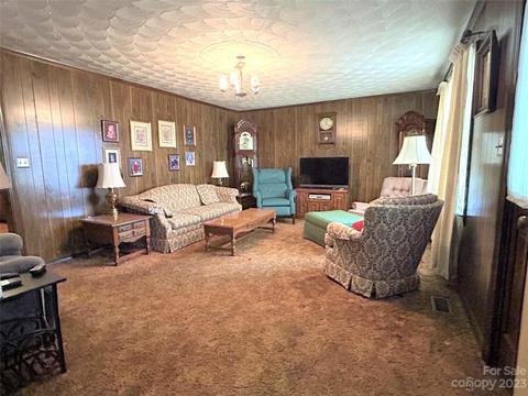 600 10th Sw St SW, Conover, NC 28613 photo 6