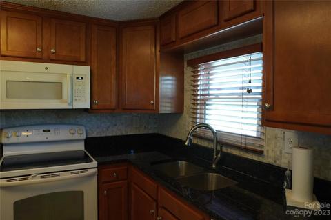 6722 Hickory Hill Dr, Trinity, NC 27370 photo 10