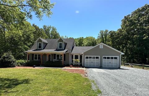 396 Island Cove Rd, Norwood, NC 28128