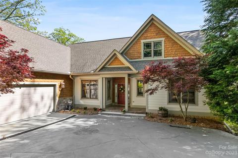 66 Horse Shoe Bay Dr, Mills River, NC 28759