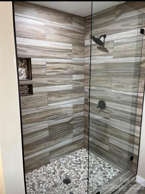 1340 36th Ave Ne Dr NE, Hickory, NC 28601