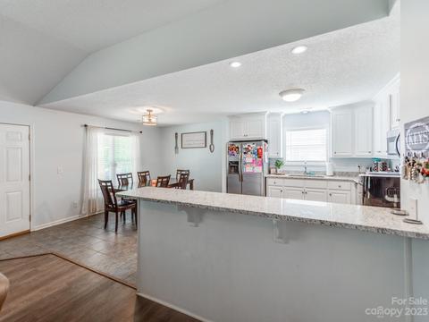 1050 Pinehaven Dr, Salisbury, NC 28146 photo 9