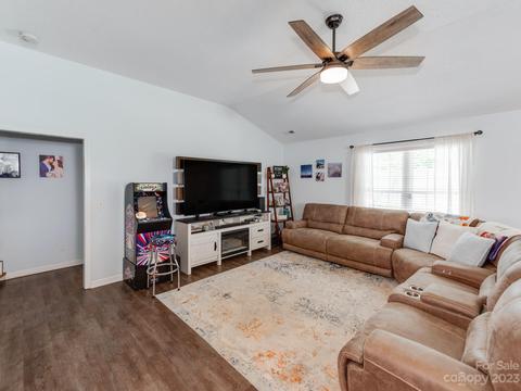 1050 Pinehaven Dr, Salisbury, NC 28146 photo 6