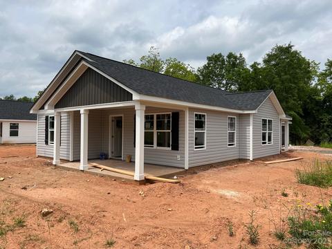 1622 S Center St, Hickory, NC 28602