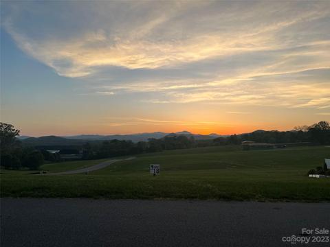 74 Pisgah Ridge Trl, Mills River, NC 28759