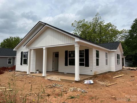 1624 S Center St, Hickory, NC 28602