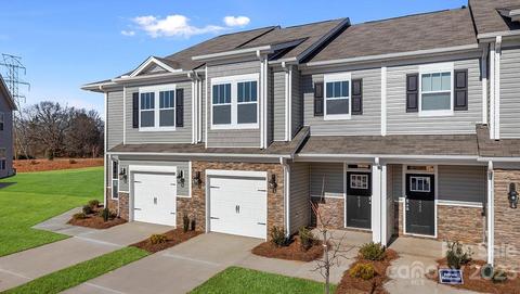 29 Cedar Hill Rd, Hendersonville, NC 28792