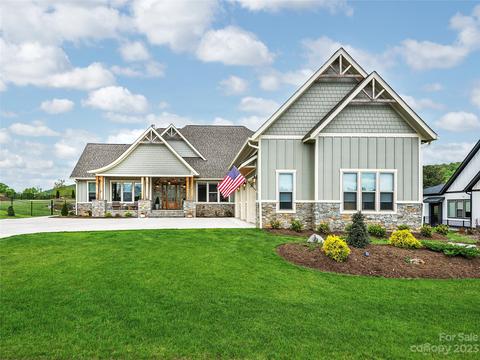 297 Samuel Dr, Mills River, NC 28759
