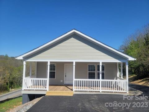 33 Hampton Hts, Canton, NC 28716