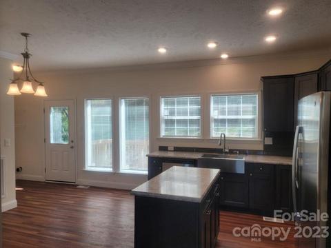 37 Hampton Hts, Canton, NC 28716 photo 5