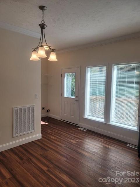 37 Hampton Hts, Canton, NC 28716 photo 4
