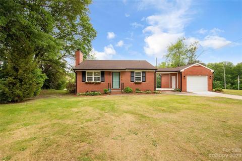 1548 Summit Ave, Lancaster, SC 29720 photo 1