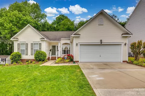 4936 Summerside Dr, Lake Wylie, SC 29710