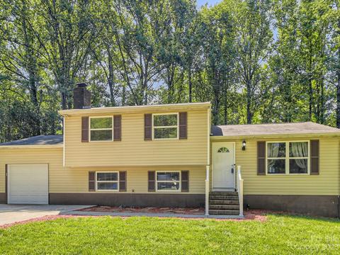 10426 Surry Ct, Mint Hill, NC 28227