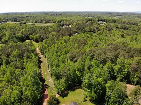 APT 45 Rolling Road, Lincolnton, NC 28092