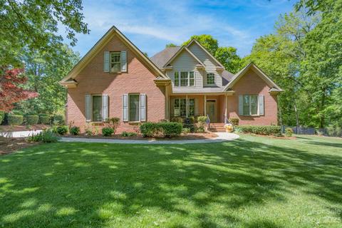 377 Catawba Crest Ln, Clover, SC 29710