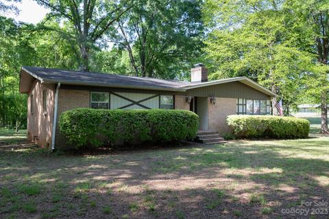 1543 Mirror Ln, Clover, SC 29710