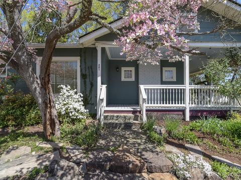 281 Sulphur Springs Rd, Asheville, NC 28806