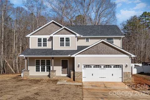 108 Pine Bluff Ct, Mount Holly, NC 28120
