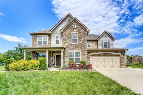 7165 Streamhaven Dr, Harrisburg, NC 28075