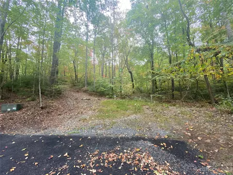 26 Winesap 26 Blvd #26, Lake Lure, NC 28746