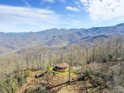 1999 Hyacinth Dr, Clyde, NC 28721