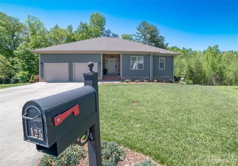 125 Beechmont Dr, Morganton, NC 28655
