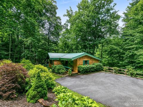 32 Mountain Springs Ln, Candler, NC 28715