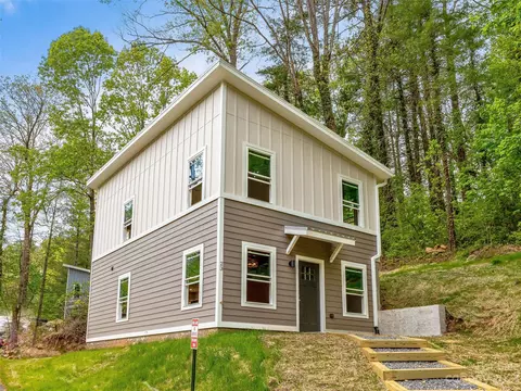 23 Borealis Ln, Asheville, NC 28805
