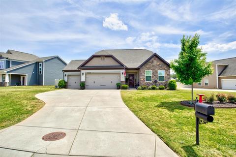 7405 Adirondack Dr, Denver, NC 28037