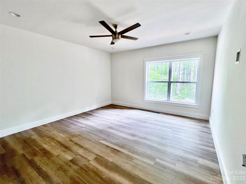 160 Cascade Rdg, Fairview, NC 28730 photo 3