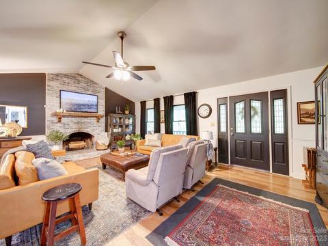 146 Flint Ridge Dr, Concord, NC 28025