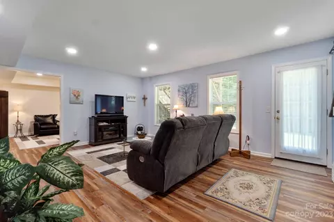 6521 Emory Dr, Hickory, NC 28601 photo 23